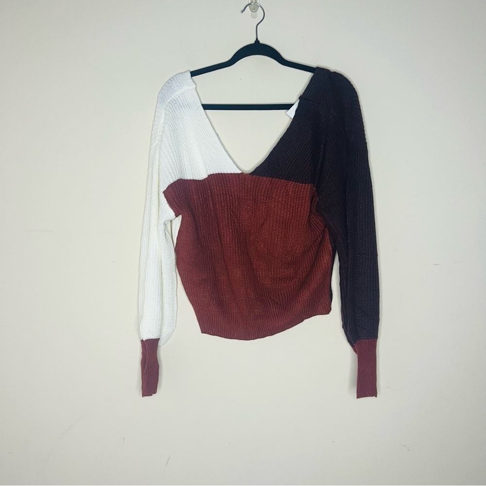 LOVE J Cropped NWT Sweater
